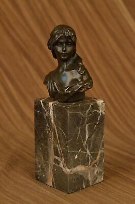 Sculpture femme buste femme bretonne coiffe signée Floro Paris 