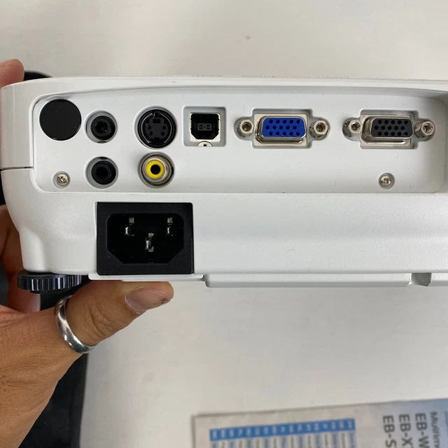 EPSON EB-S7 Home Cinema 3LCD Multimedia LCD Projector Remote Near New Condi AC76 3