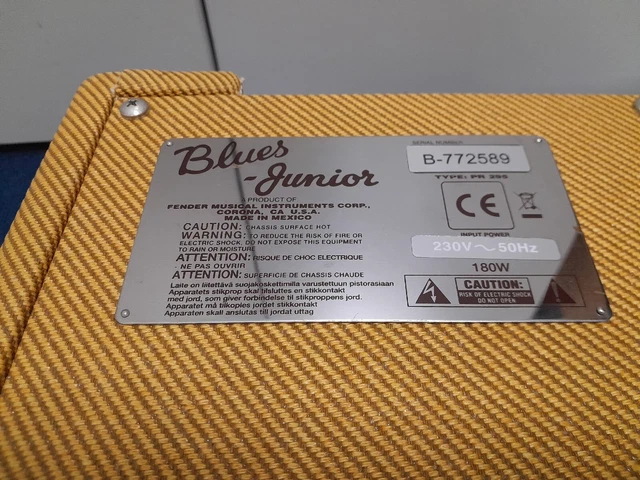 Fender Blues Junior Lacquered Tweed Valve Guitar Amplifier 3