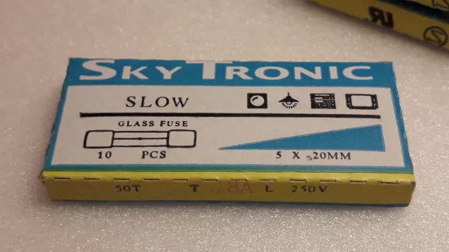 Fusible en verre Lent 5mmx20mm 250V.800mA.0.8A (1boite de 10).SLOW.SKY TRONIC.
