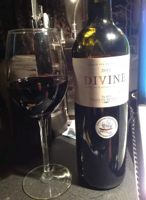 VINO FRANCESE, bottiglia di Bordeaux DIVINE anno 2012