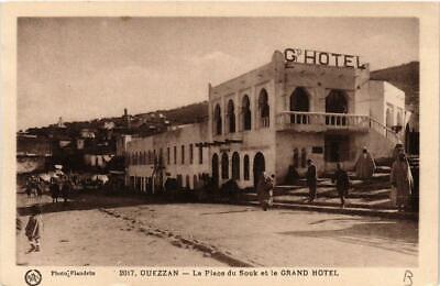 CPA AK OUEZZAN La Place du Souk et le Grand Hotel MAROC (689509)