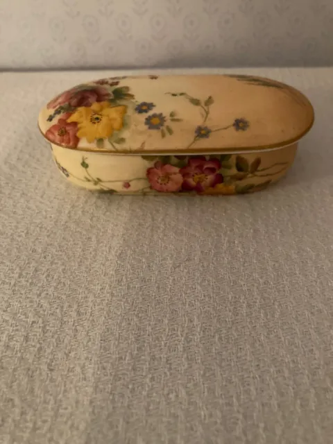 Royal Worcester Blush Ivory Porcelain Trinket Box …. Lovely Shape !