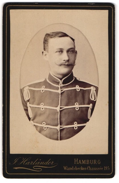 Fotografie Atelier Harländer, Hamburg, Portrait Husar in Uniform