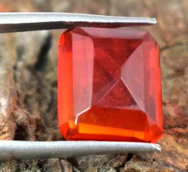 Grenat almandin du Sri Lanka de 6,55 carats avec certificat