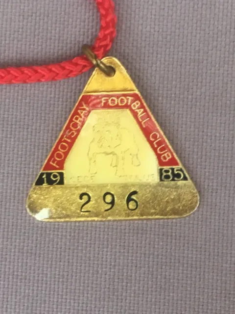 Vintage 1985 FOOTSCRAY Football MEMBERS Medallion, Badge-Western Bulldogs