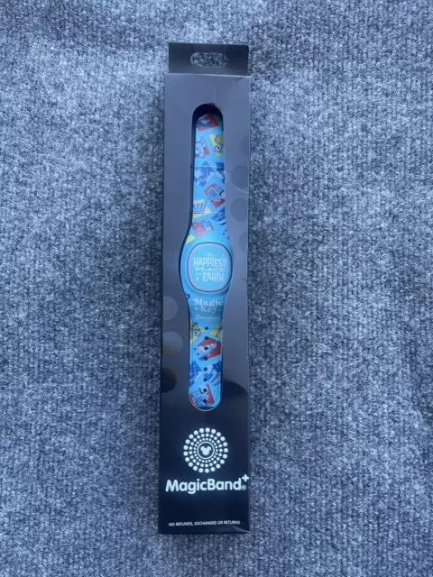 Disney MagicBand Disneyland Magic Key Band The Happiest Place On Earth Exclusive