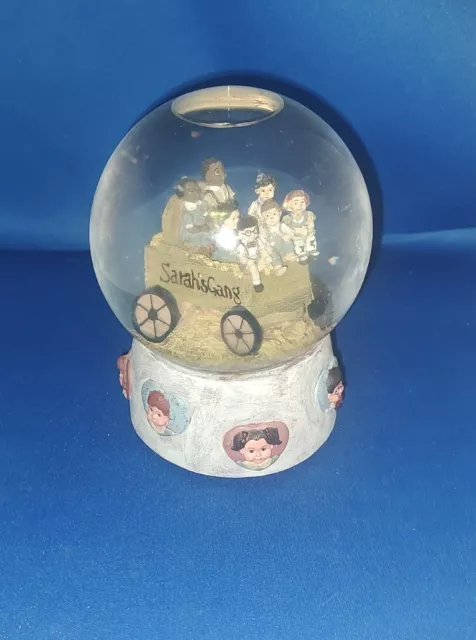 1994 Westland 5501 Sara's Attic Waterglobe Plays That's What Friends Are For