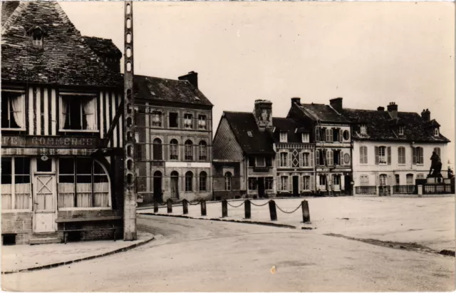 CPA BEAUMONT-en-AUGE Place de Verdun (1257975)