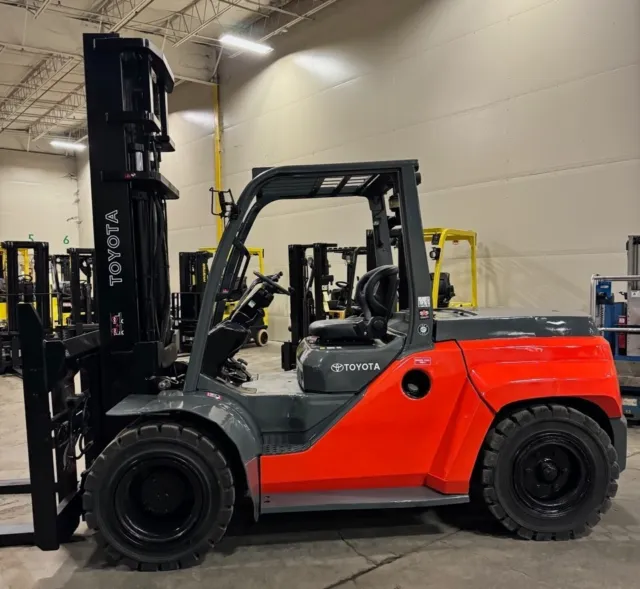 2016 Toyota 8FD80U 17500 LB 2 Stage Clear-View Mast Forklift Side Shifter