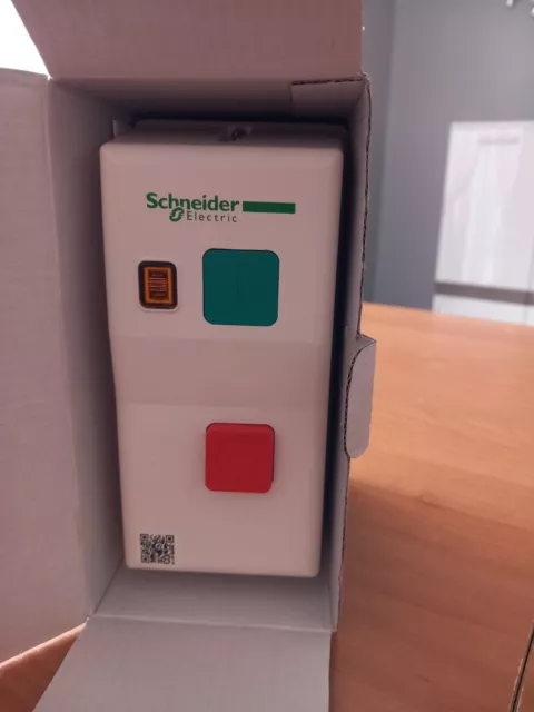 Schneider Electric 0.55 kW DOL Starter, 415 V ac, 3 Phase, IP65