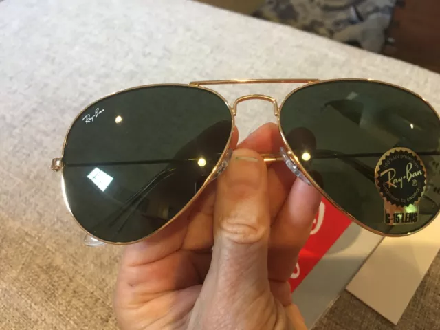 Ray-Ban “The Icons”  Polished gold /black lense /Black Case NEW with box