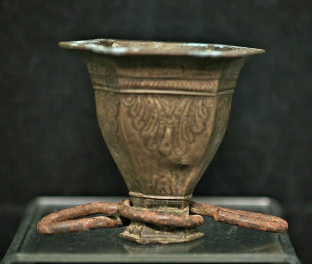 Antique Burmese Solid Bronze Betelnut Leave Container Box c1800s