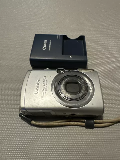 Canon PowerShot SD850 IS Digital Elph 8MP Digital Camera W/ Charger Tested