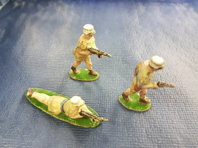 Un Lot De 4 Petits Soldats De La Légion En Plastique Brun Par Cofalu Au 1 32e 9178