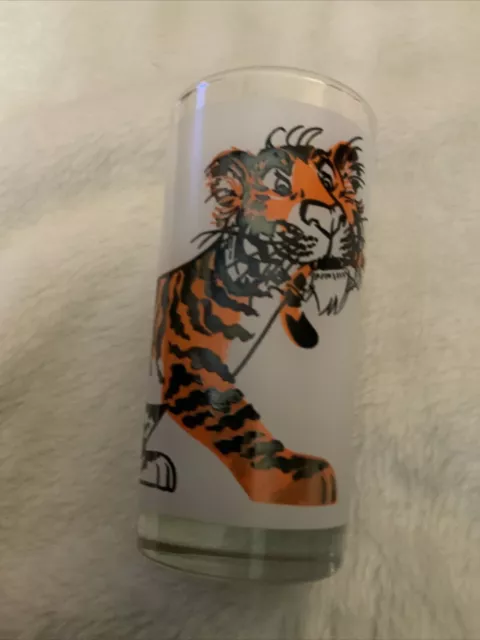 1960's "Put a Tiger in Your Tank" 12oz glass Esso Exxon Gas Memorabilia