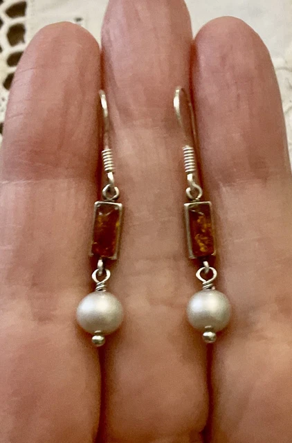 Boucles D'oreilles Anciennes - Ambre Orange Et Véritable Perle Grise - Monture En Argent Massif - Dormeuses