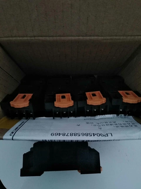 Zoccolo Grande Per Relè A 4 Contatti 14Pin 250Vac  5A Nero Guida Din Nuovi