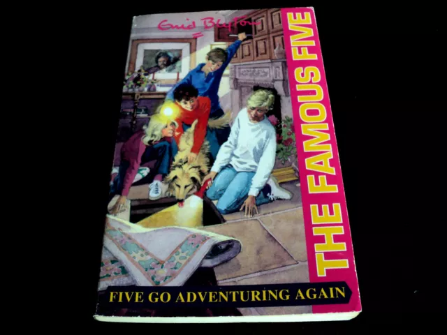 Enid Blyton - Five go adventuring again - The Famous Five - englisch