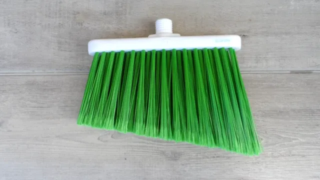 Ecolab 9" Green Angle Broom Head with Universal 92222682