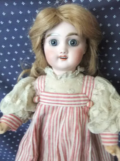 ADORABLE PETITE POUPEE ANCIENNE TETE PORCELAINE YEUX FIXES JUMEAU SFBJ ...