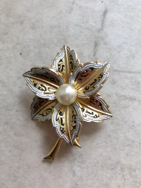 Vintage Metal Gold Colour Faux Pearl Small Flower Brooch 1950s?