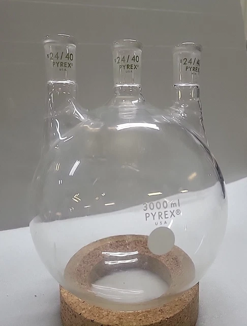 Pyrex 3000 Ml Round Bottom 3-Neck Flask  24/40 Joints