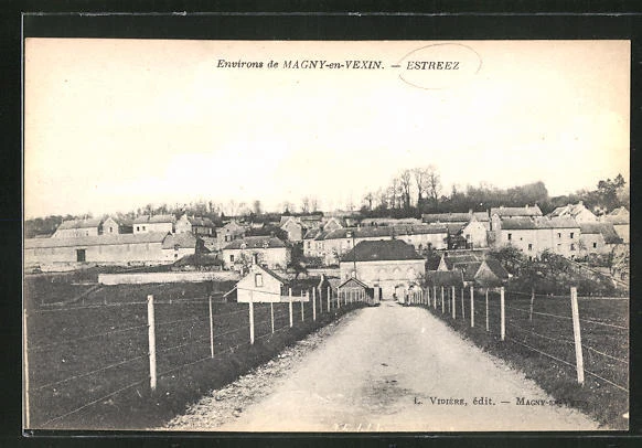 CPA Estreez, L´Éntree du Village