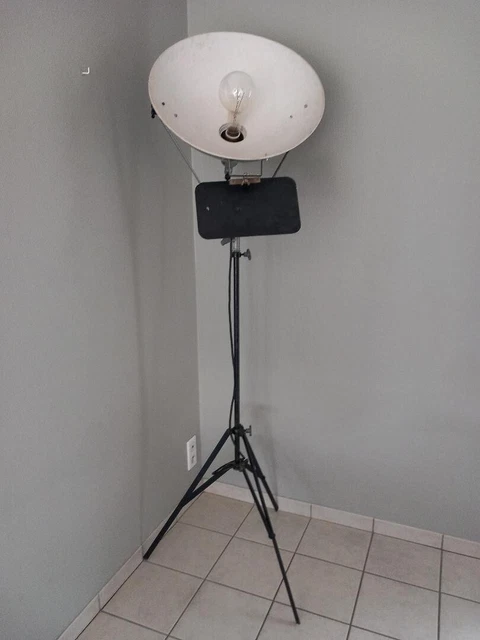 Projecteur de Film ou Photo Vintage avec Rabats sur Trépied
