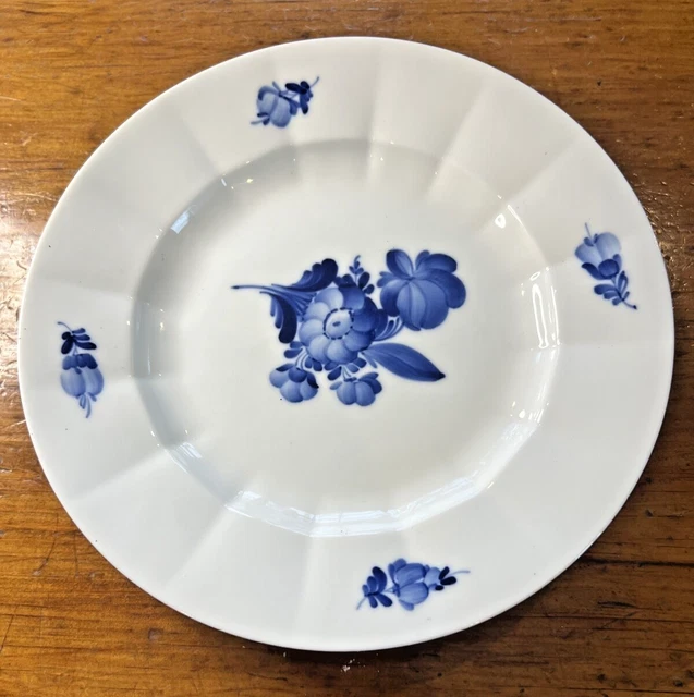 6 Royal Copenhagen Denmark 8.75” 220mm Large Salad Plates # 8550 MINT