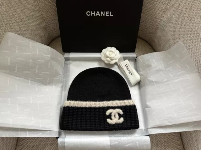 BNIB 100%AUTH Chanel 21A Ivory 100%Cashmere Beanie Hat Beaded Chanel Script