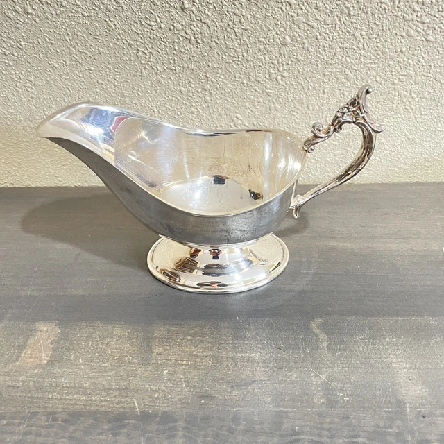 Vintage Silverplate Gravy Sauce Boat Ornate Handle 8” Long And 4” At The Highest
