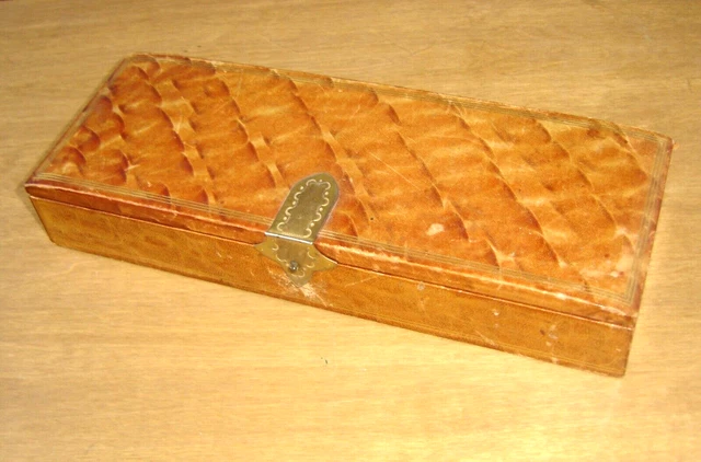 boîte à cigares ancienne - années 60 - un peu défraîchie - 30 x 11 cm