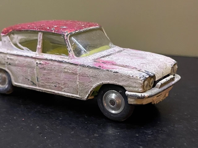 CORGI TOYS FORD CONSUL Made in ENGLAND / Jouet Ancien / COLLECTION EUR 10,00 - FR