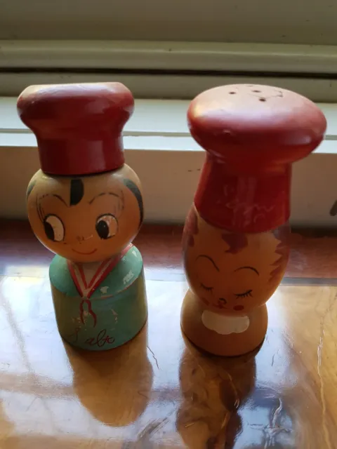Vintage Wooden Boy And Girl salt pepper shakers   Good Condition