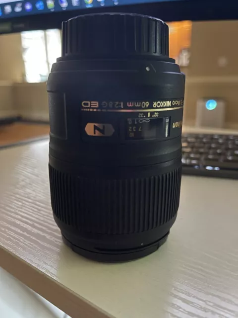 Nikon AF-S Micro-Nikkor 60mm f/2.8G ED Macro Autofocus Lens