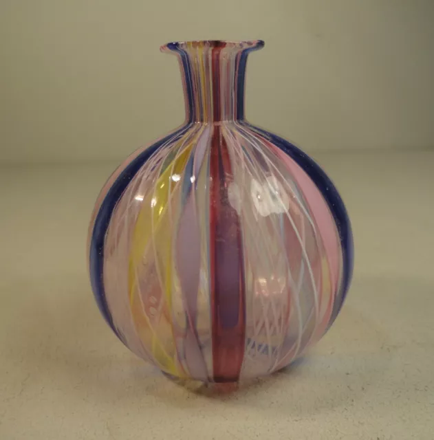 Vase boule ancien en verre de Murano latticino 2