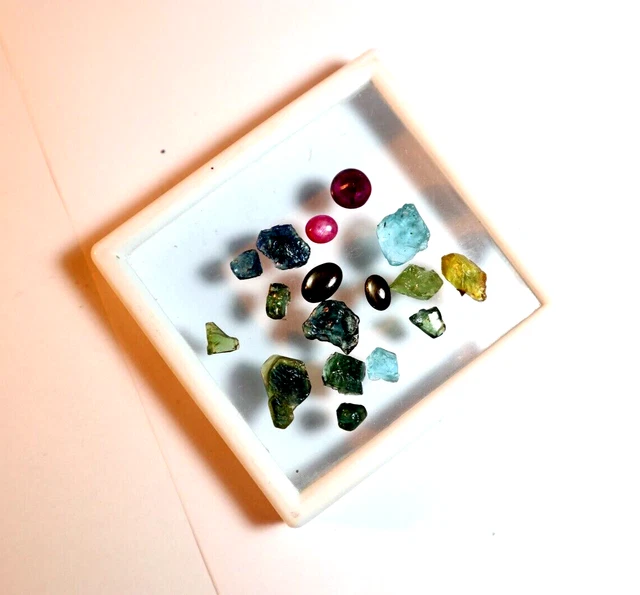 GEMSTONE FOR SALE Red Green Yellow Blue Rough 17 Pc 24.90 Ct