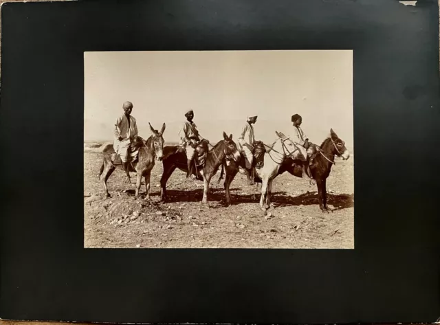 Bédouins à dos d'ânes  Circa 1880 -photo attribuée à ZANGAKI 2