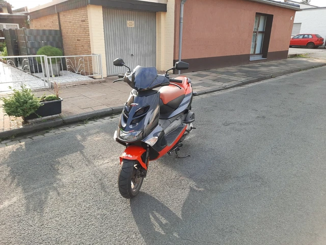 Aprilia SR 50 (Mofa)