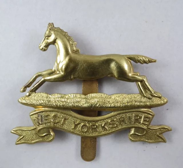 Military Cap Badge Brass War WW1 Economy West Yorkshire Regiment Btitish Army