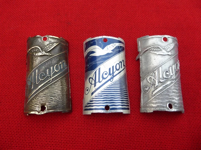 Lot D'anciennes Plaques De Moto, Auto, Vélo - Marque Automoto - Occasion Vintage