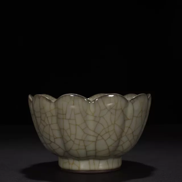 6.3" Old China porcelain song dynasty guan kiln cyan Ice crack lotus flower Bowl 2