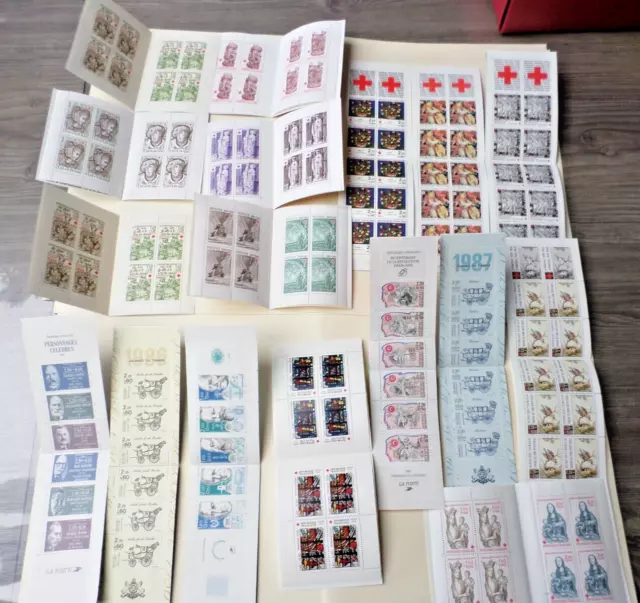 Lot de 17 Carnets de timbres neufs Divers / valeur facial 272 Francs soit 41€