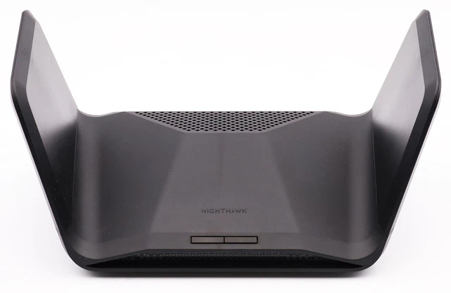 NETGEAR RAX70 WiFi 6 router AX6600 TriBand (8 flussi fino a 6,6 Gbps)