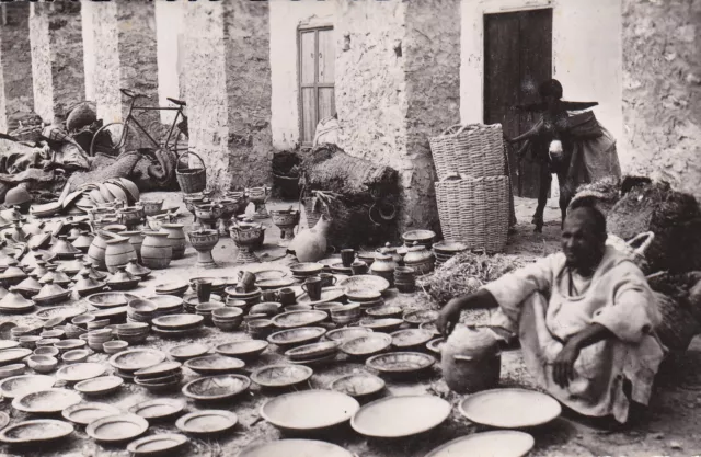 Cpsm Scenes Et Types Un Souk Aux Poteries