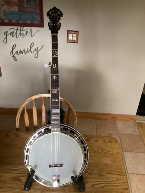 Gibson Copy 5string Banjo Solid Walnut Wreath Inlay