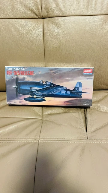 Kit modello di Grumman F6F Hellcat - tutti i kit per modellini su