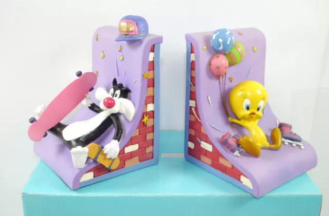 Extremely Rare! Looney Tunes Sylvester with Tweety Skating Fig Bookends Statue