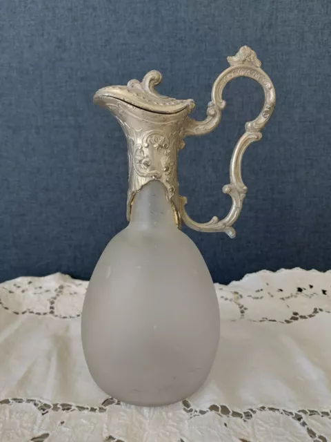 Ancienne aiguière, carafe en verre  gelé et métal argenté